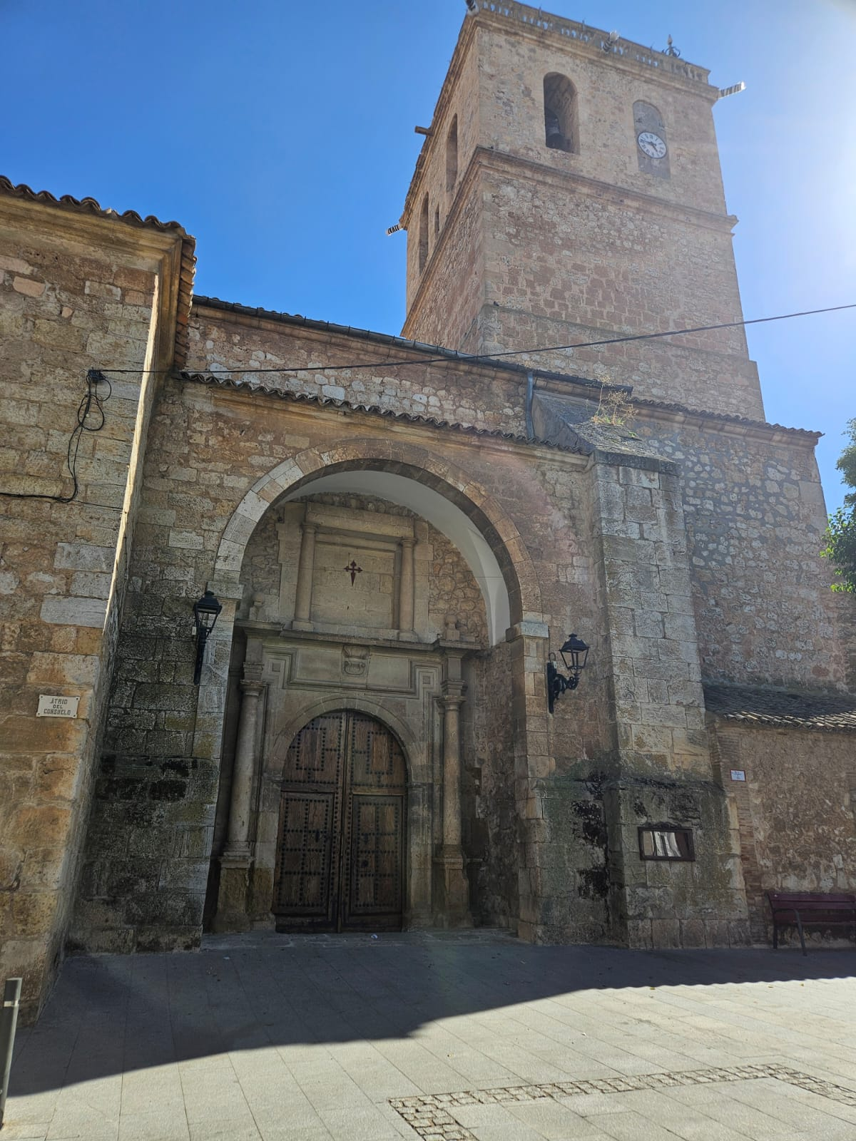 Fachada y torre de la iglesia donde renovaremos nuestros votos